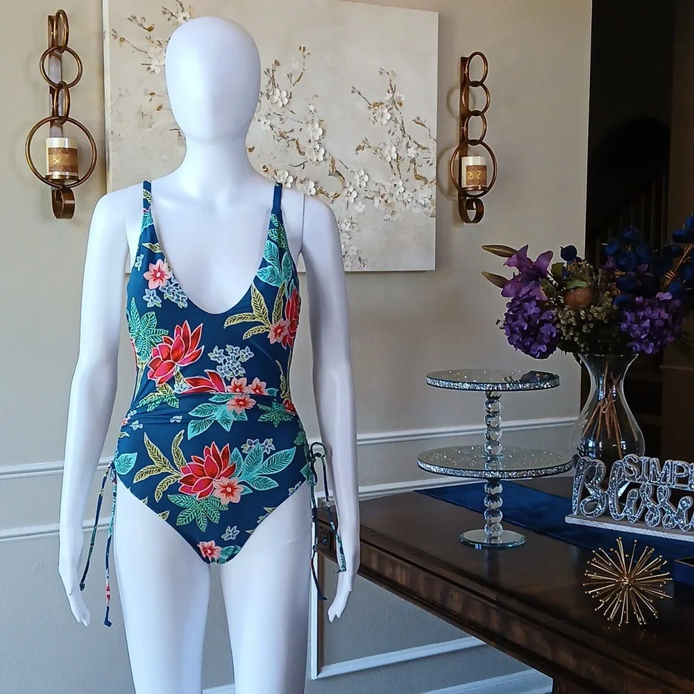 Women's Atlantic Tropical Floral Blue One-piece Swimsuit. Size M - Picture 12 of 17